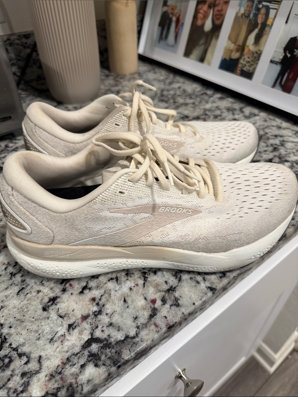 Brooks Ghost 16 Women's running shoes size 10